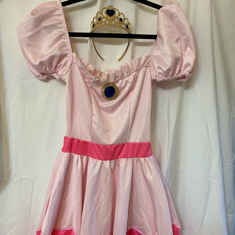 Princess Peach costume